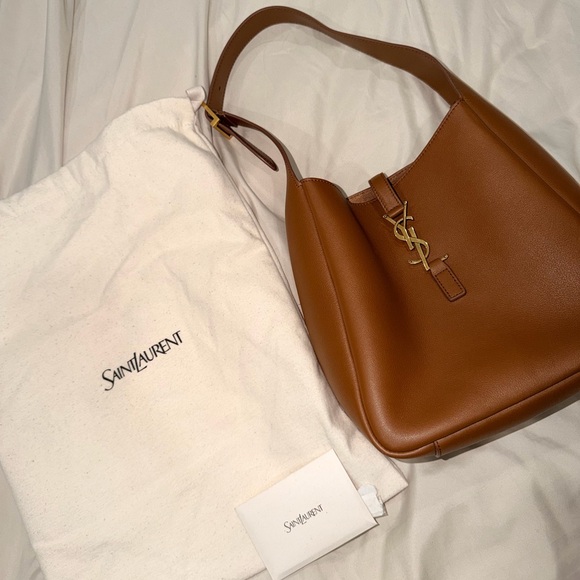 Saint Laurent Handbags - Saint Laurent Tan Leather Shoulder Bag